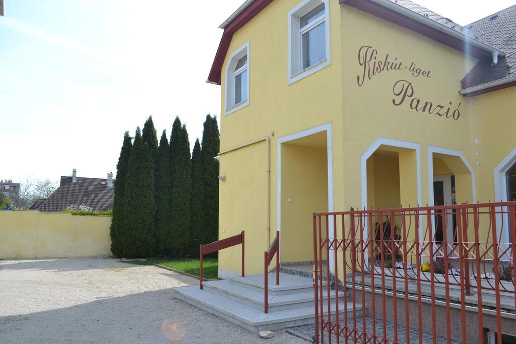 Kiskut Liget Pension Győr Extérieur photo