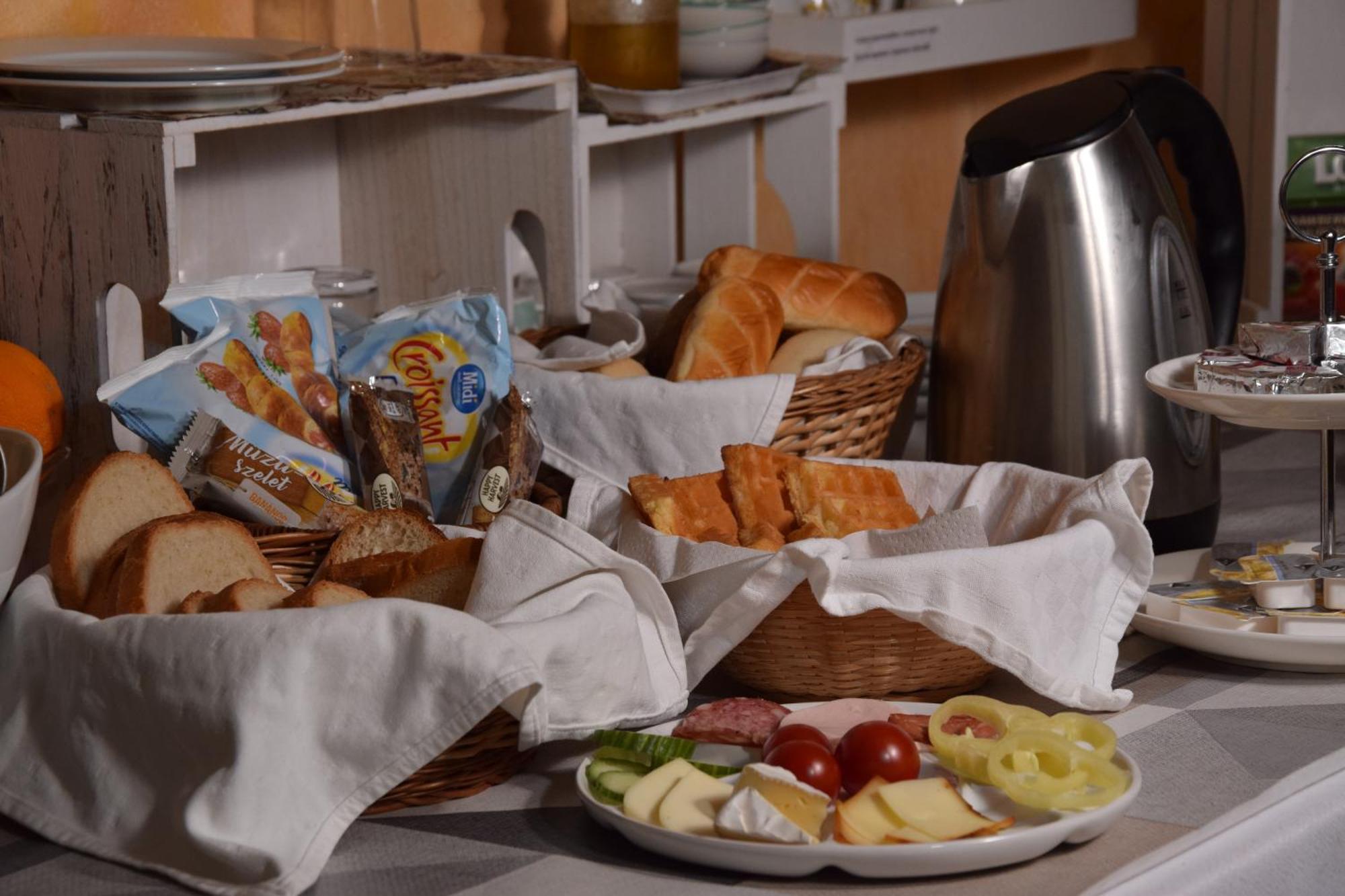 Kiskut Liget Pension Győr Extérieur photo